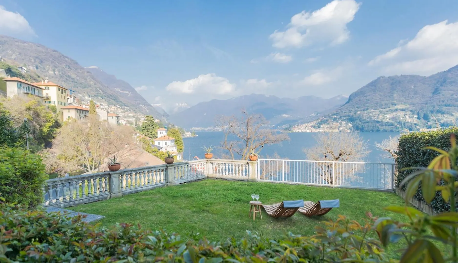 kontakty Besana 9 On The Lake - Private Garden & Parking By Rent All Como
